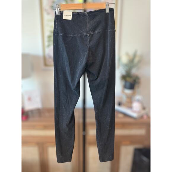 NWT Victoria's Secret PINK Yoga High Waisted Legging Slightly Acid Washed Small - Picture 4 of 10